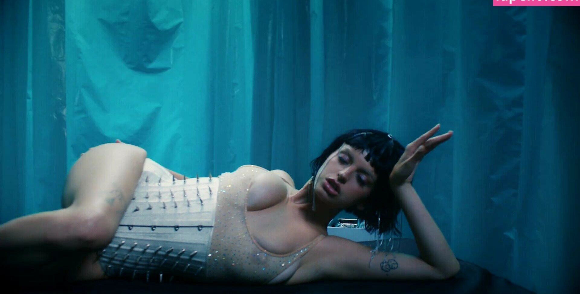 Rebecca Black nackt #109258445