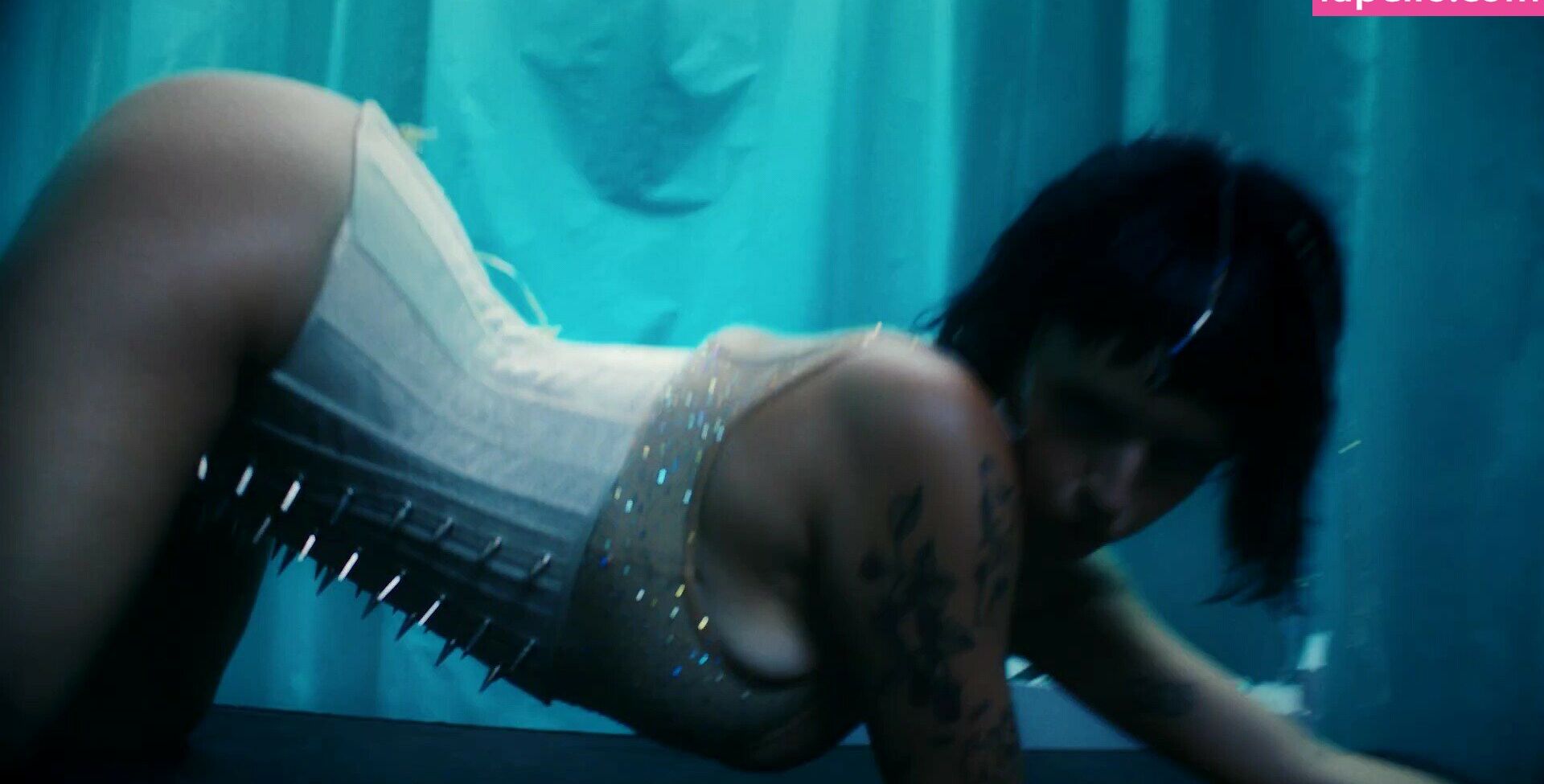 Rebecca Black nackt #109258447