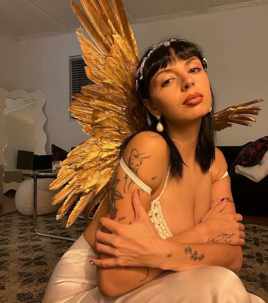 Rebecca Black nackt #109258453