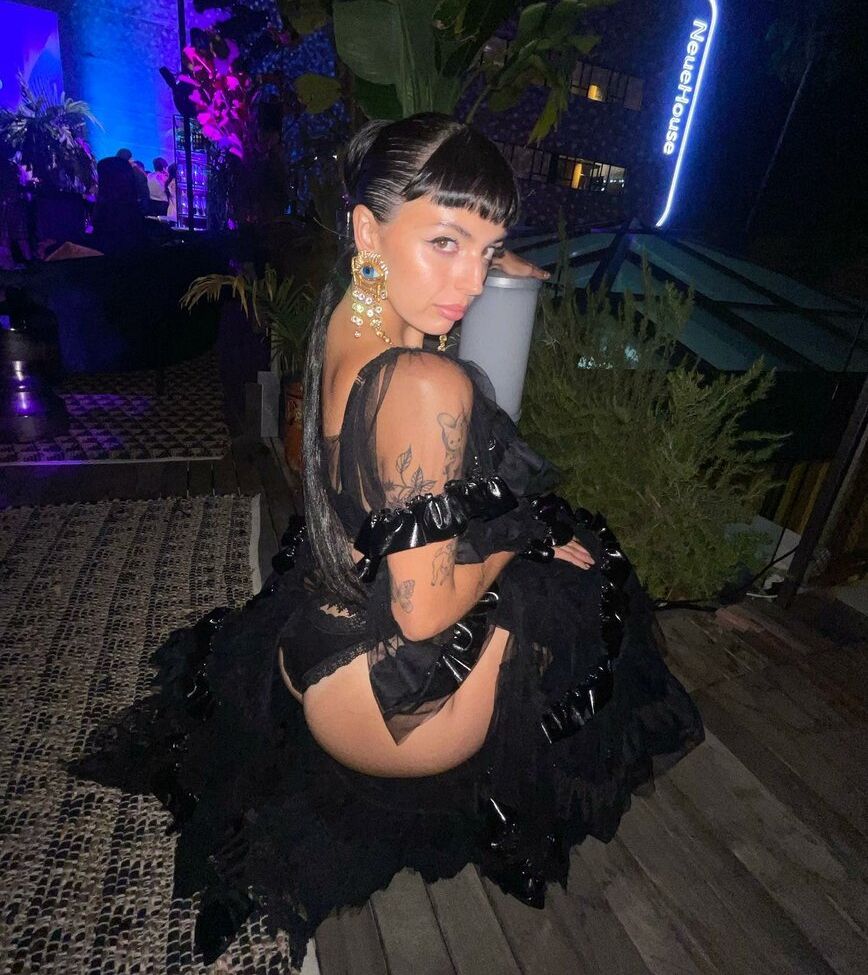 Rebecca Black nackt #109258468