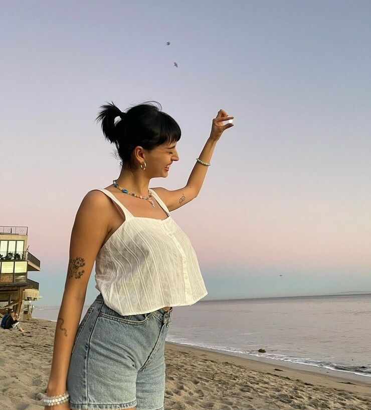 Rebecca Black nackt #109258485