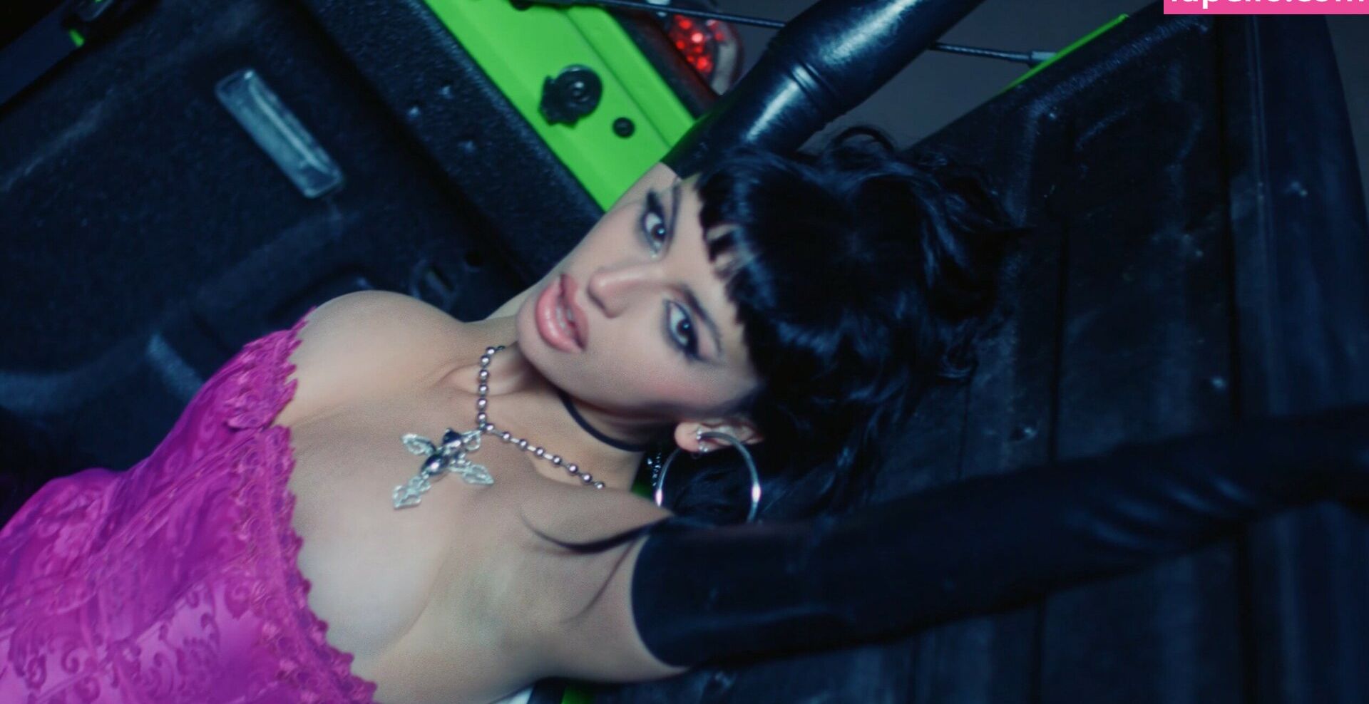 Rebecca Black nackt #109258495