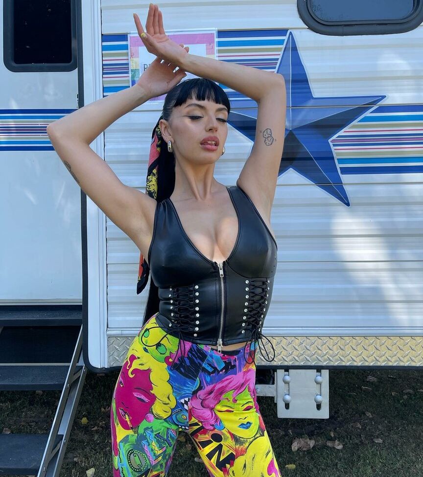 Rebecca Black nackt #109258512