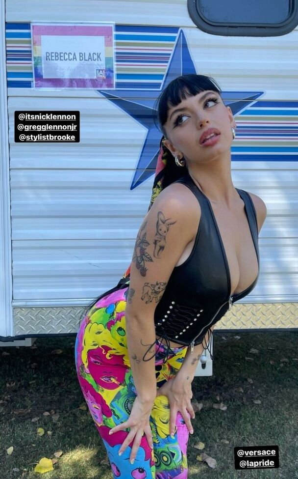 Rebecca Black nackt #109258514