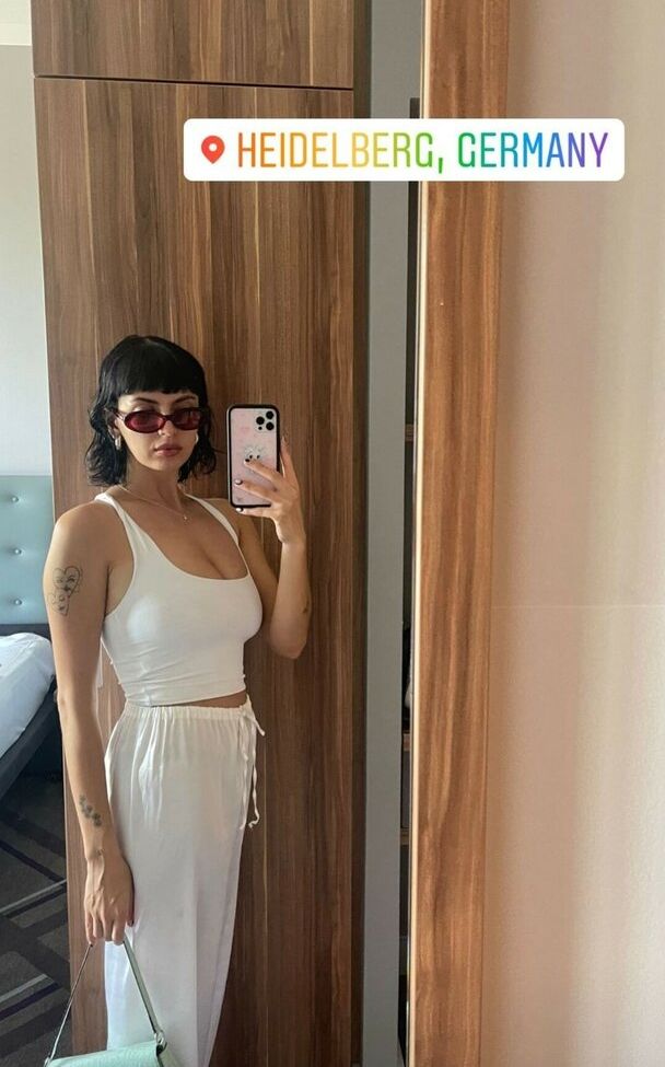 Rebecca Black nackt #109258531