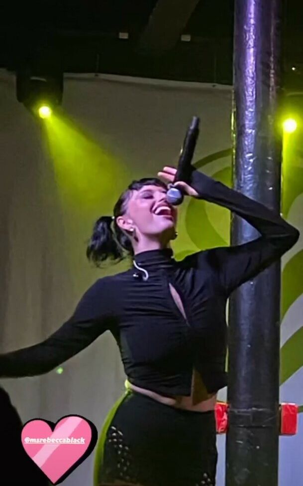 Rebecca Black nackt #109258536