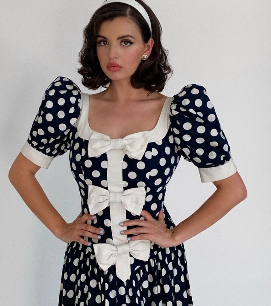 Rebecca Black nackt #109258575