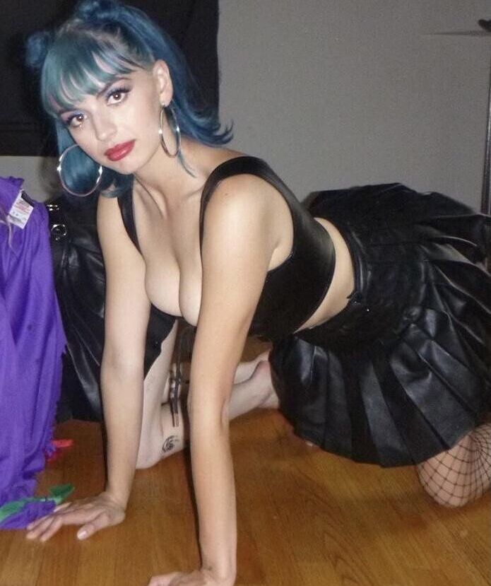 Rebecca Black nackt #109258596