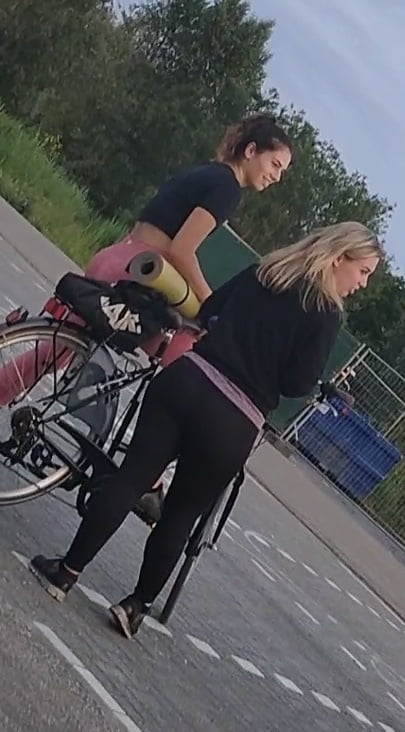 Photos that i taken secretly pls comments wich u like #92882951