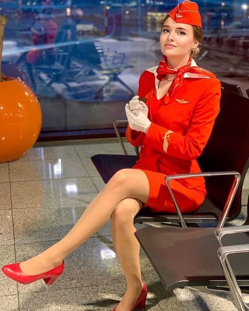 Hostess dell'aria - assistente di volo - personale di cabina - hostess
 #93943595