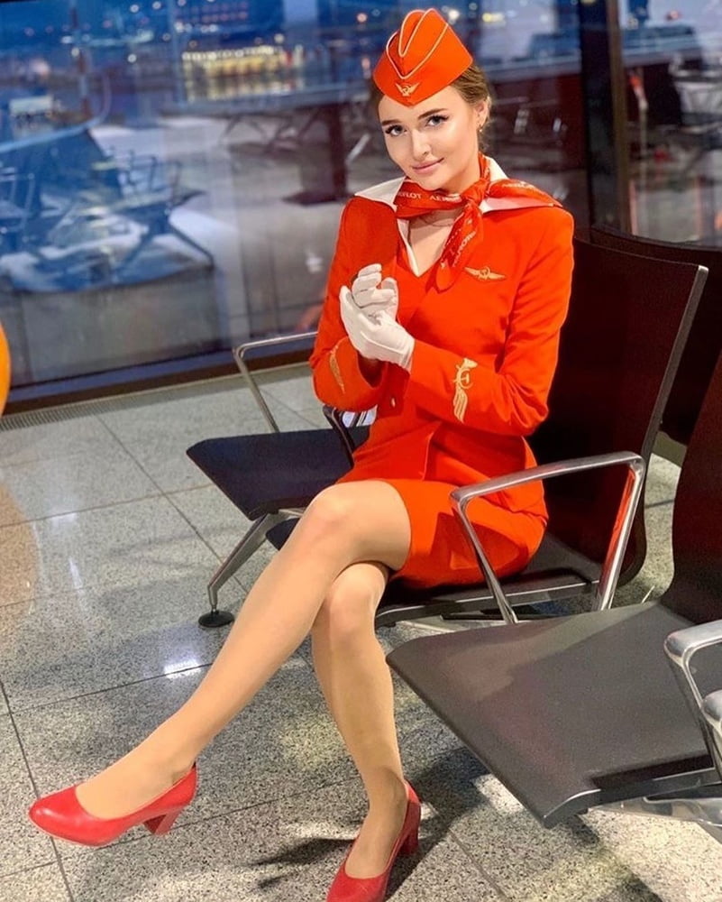 Hostess dell'aria - assistente di volo - personale di cabina - hostess
 #93943597