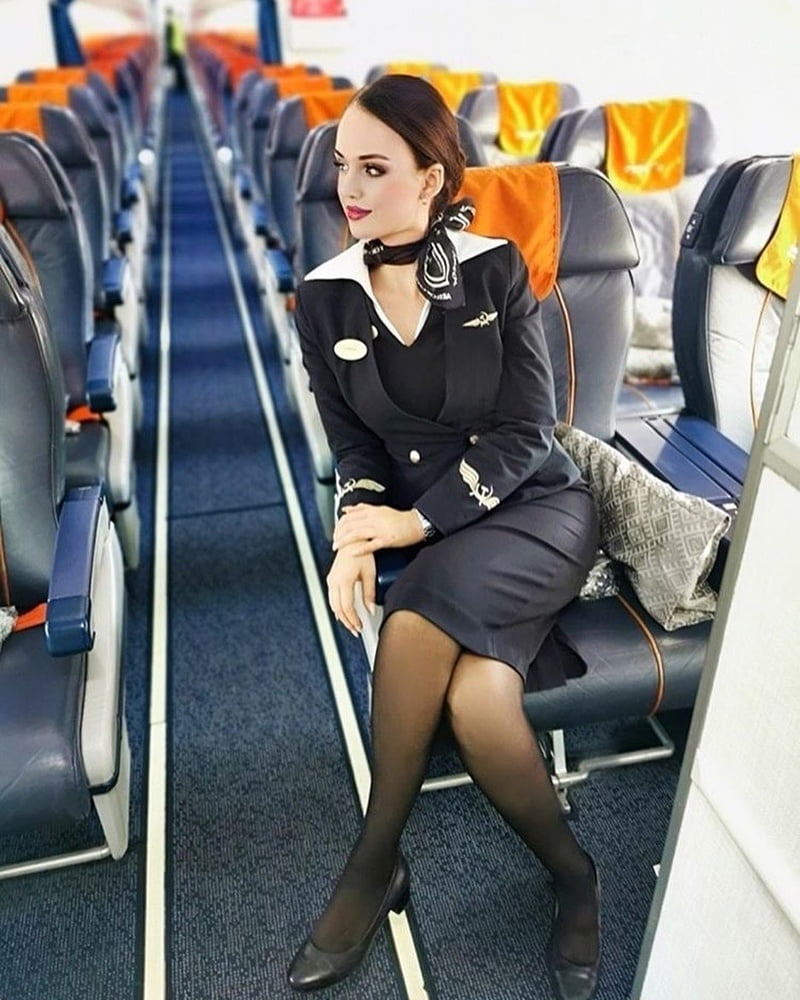 Hostess dell'aria - assistente di volo - personale di cabina - hostess
 #93943640