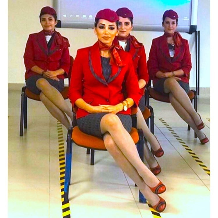 Hostess dell'aria - assistente di volo - personale di cabina - hostess
 #93943688