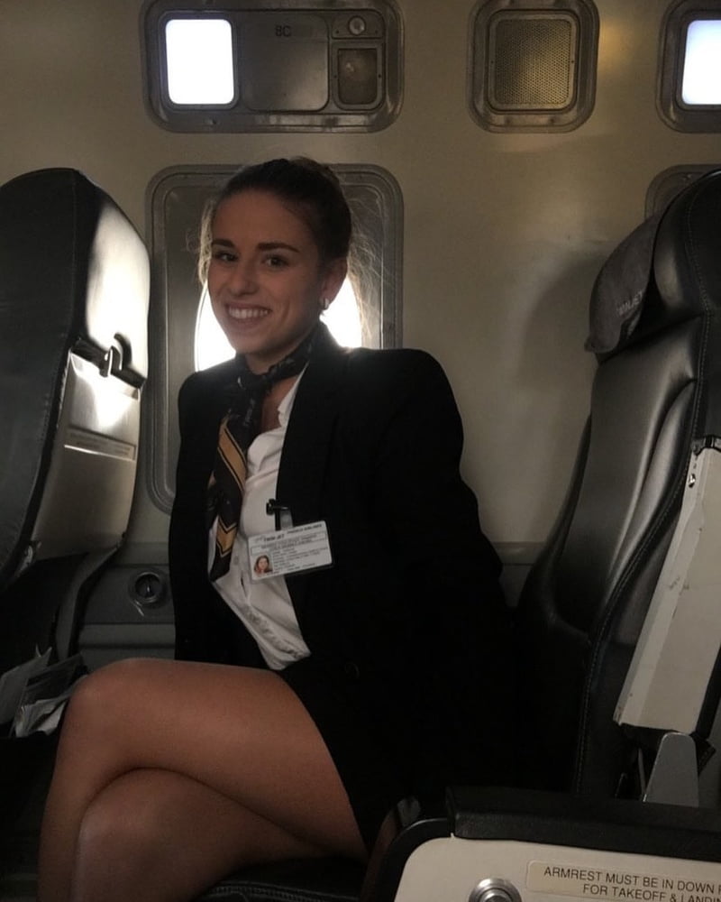 Hostess dell'aria - assistente di volo - personale di cabina - hostess
 #93943694