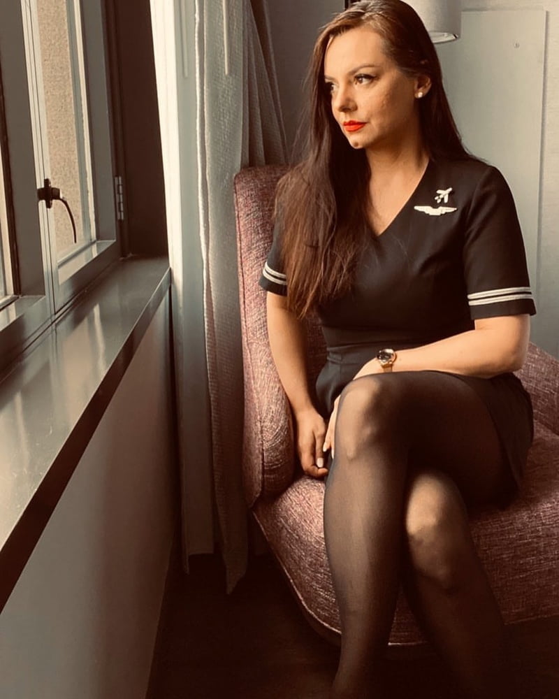 Hostess dell'aria - assistente di volo - personale di cabina - hostess
 #93943698