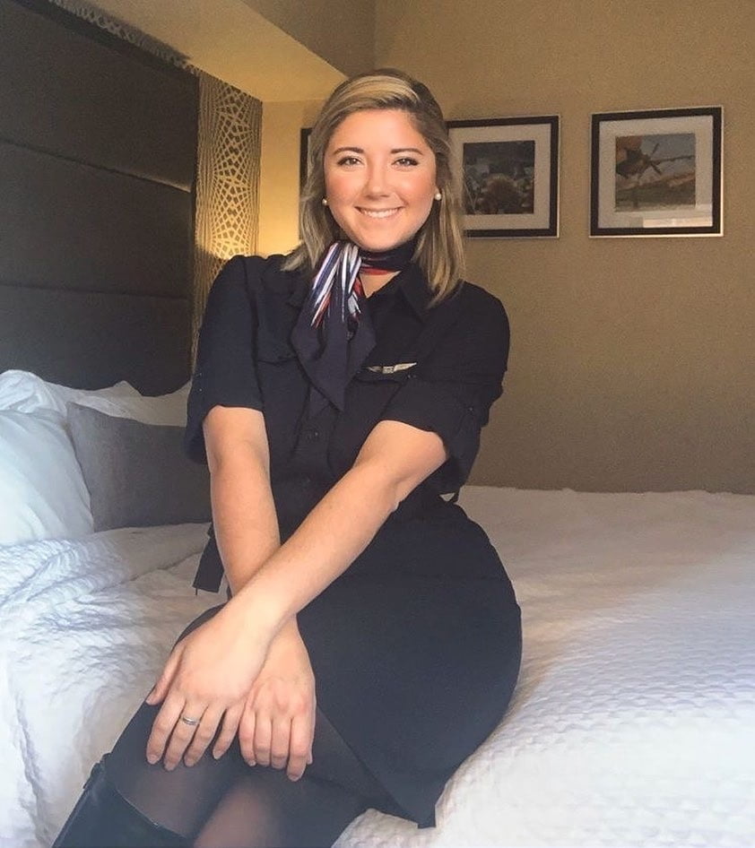 Hostess dell'aria - assistente di volo - personale di cabina - hostess
 #93943749