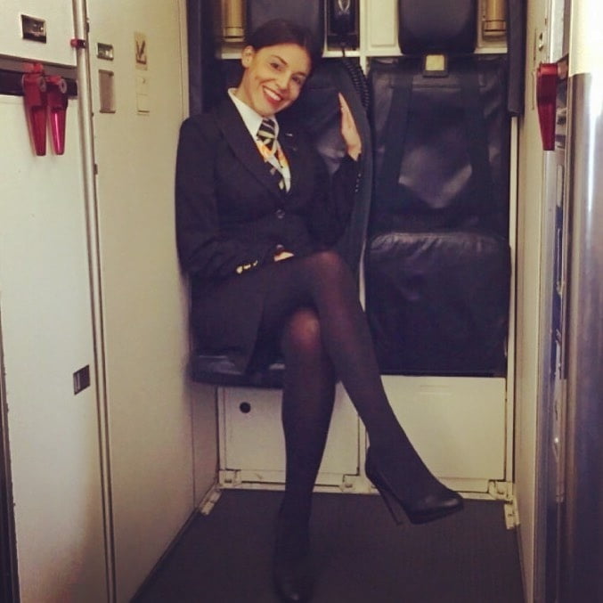 Hostess dell'aria - assistente di volo - personale di cabina - hostess
 #93943817