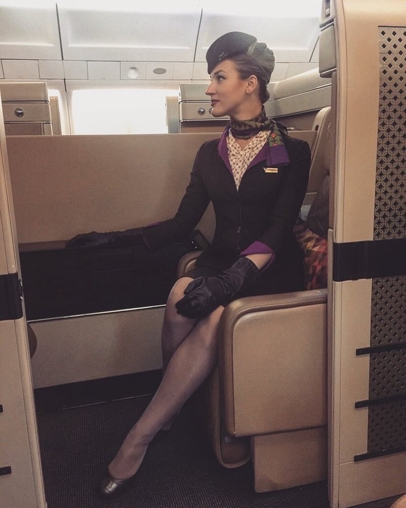 Hostess dell'aria - assistente di volo - personale di cabina - hostess
 #93943867