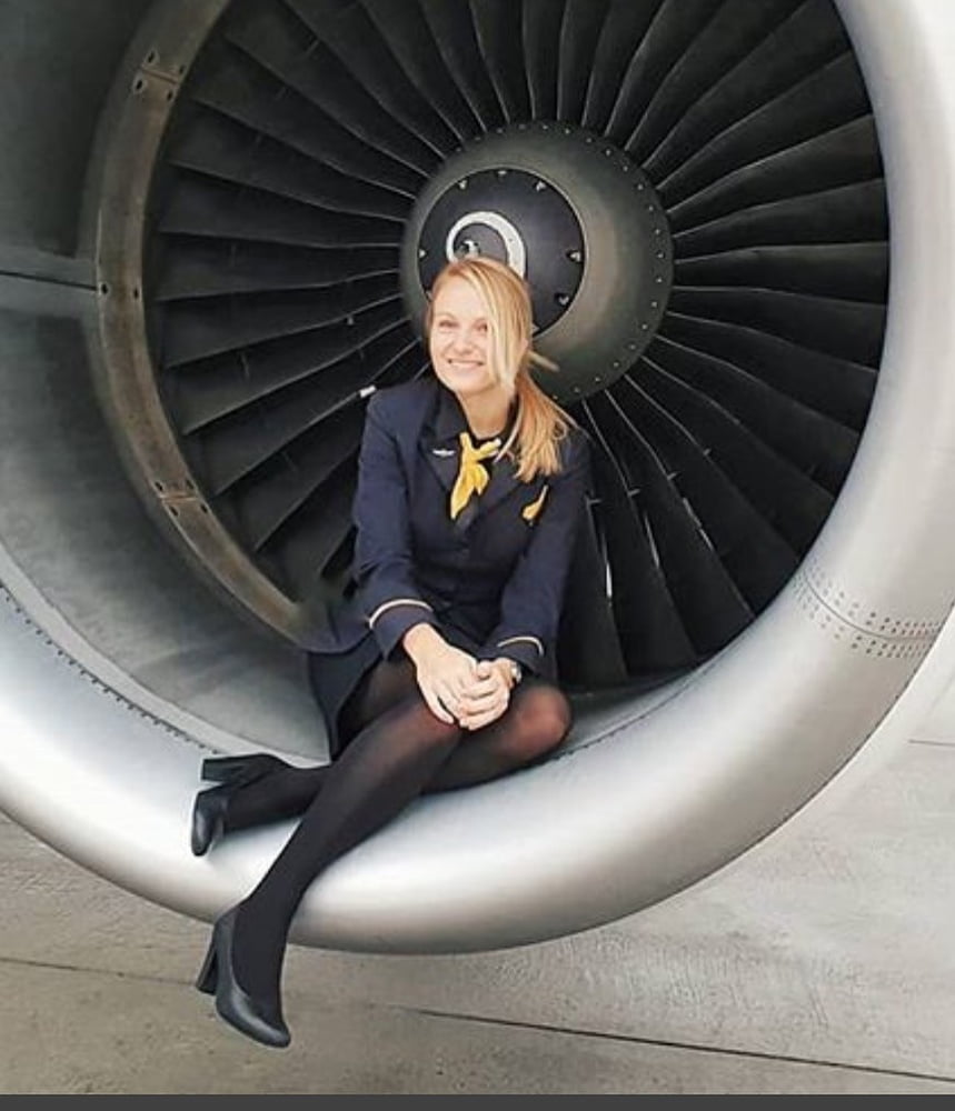 Hostess dell'aria - assistente di volo - personale di cabina - hostess
 #93943880