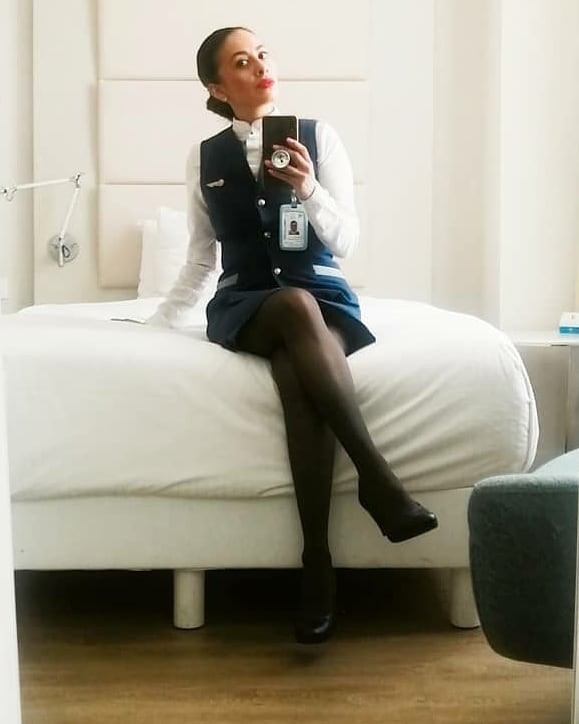 Hostess dell'aria - assistente di volo - personale di cabina - hostess
 #93943952