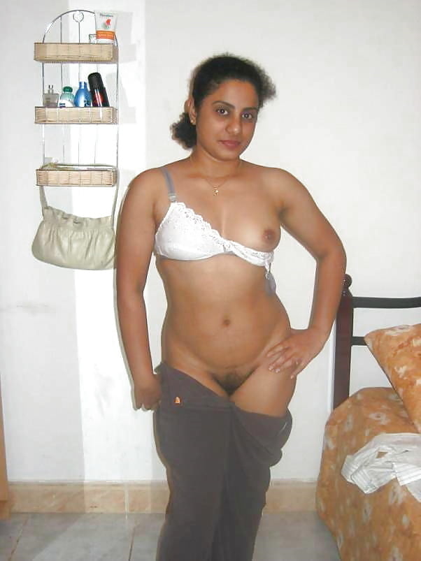 SOUTH INDIAN HOT AUNTY #90053956