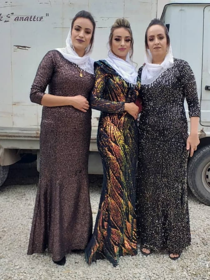 Turco curdo arabo hijab donne con un corpo splendido
 #99469400