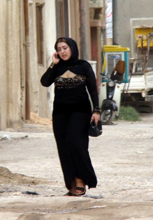 Hijab in strada
 #101044268
