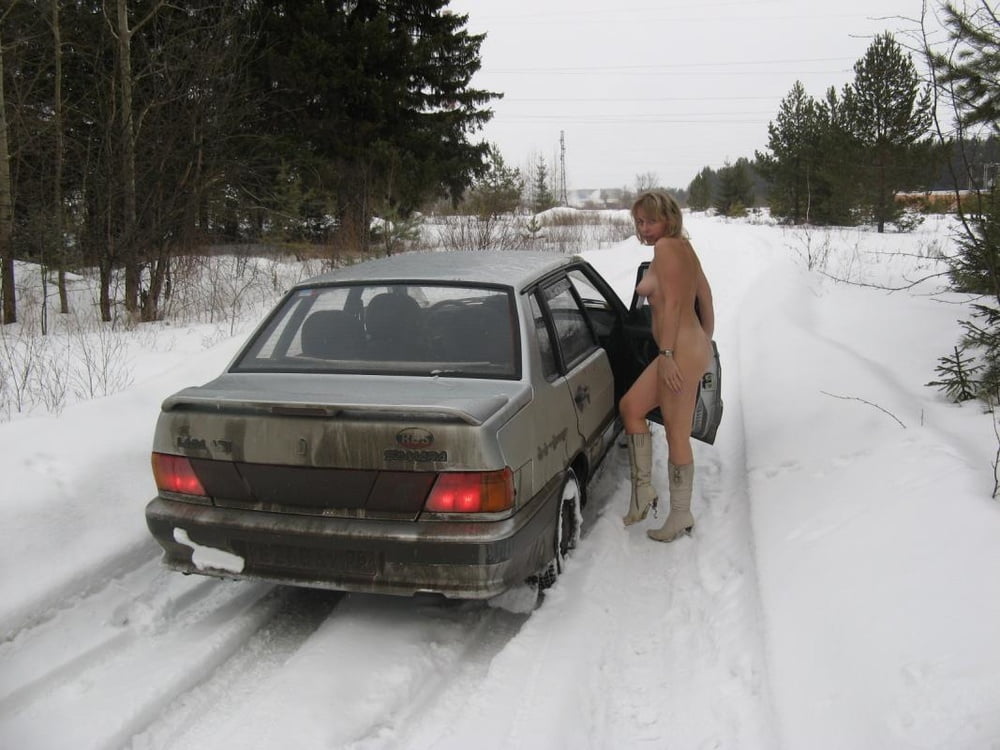 Cracy Russisch nackt im Schnee! (Fototausch)
 #94427859