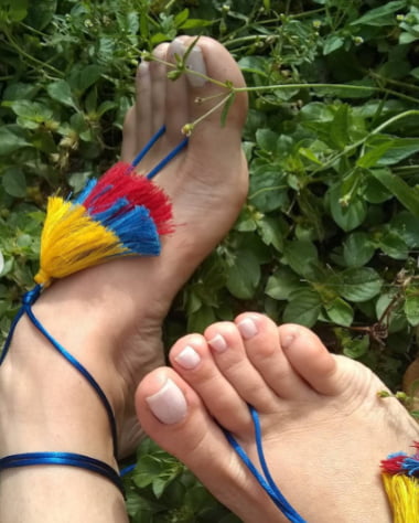 Piedi modello venezolana
 #89883523