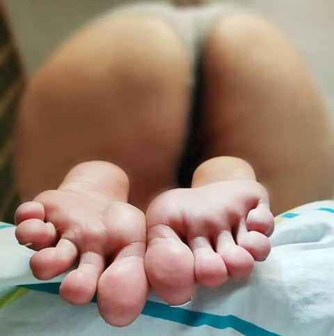 Pieds modèle venezolana
 #89883557