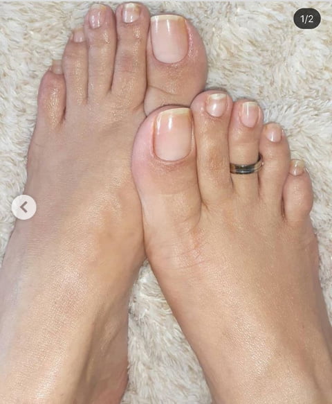 Piedi modello venezolana
 #89883559