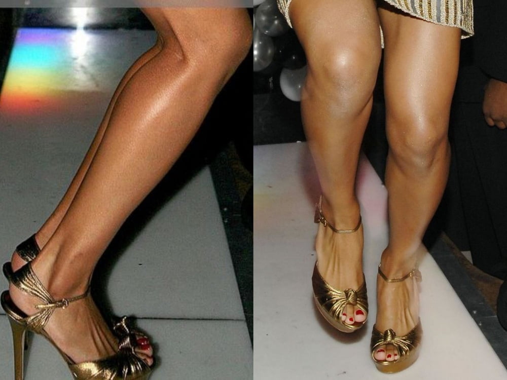 Piedi della gamba sexy di Ciara e tacchi alti
 #96992103