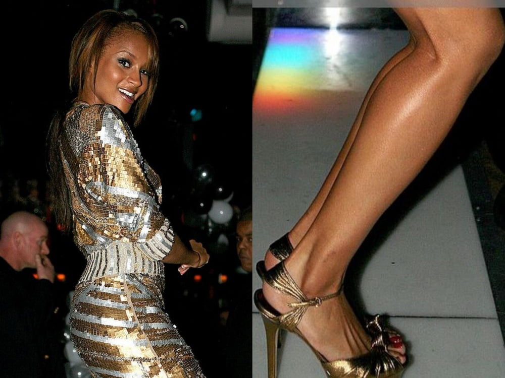 Piedi della gamba sexy di Ciara e tacchi alti
 #96992108