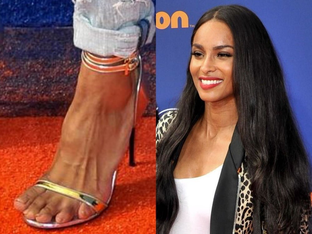 Ciara pieds jambes sexy et talons hauts
 #96992277