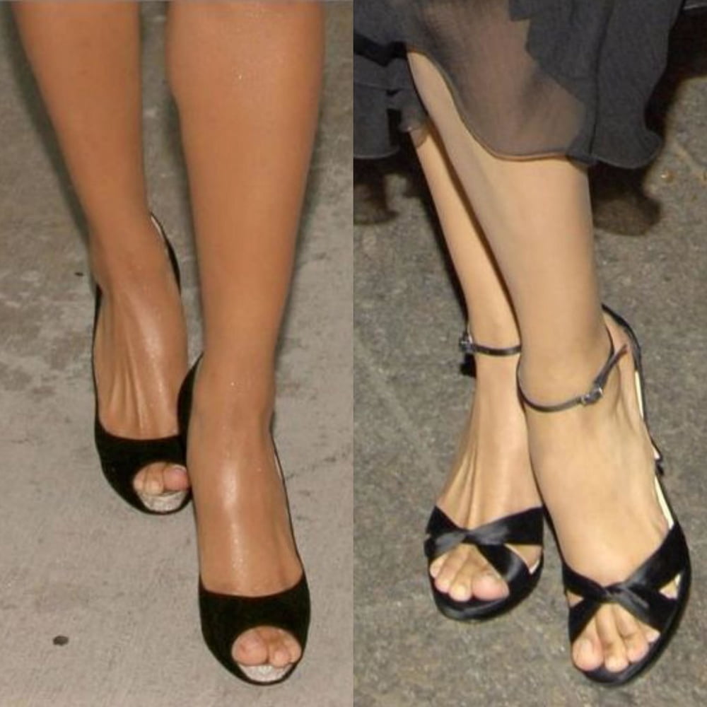 Ciaras sexy Beine Füße und High Heels
 #96992359