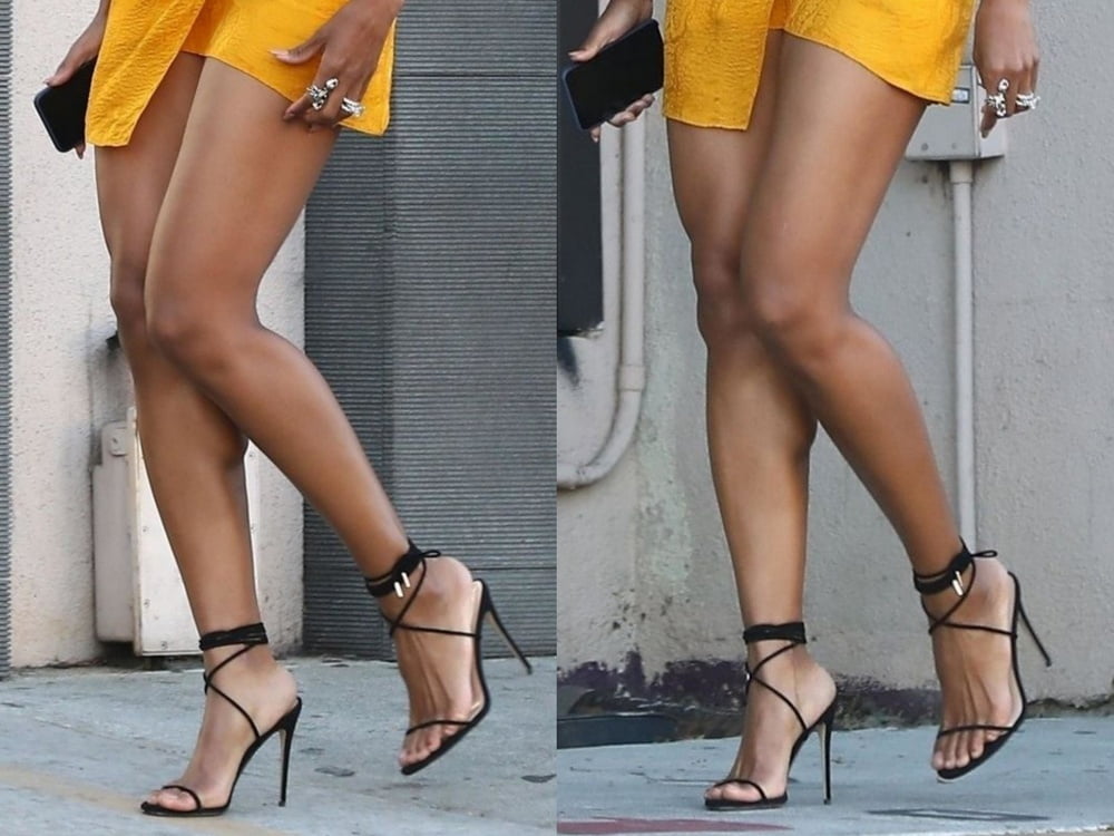 Ciara sexy pies de la pierna y los tacones altos
 #96992612