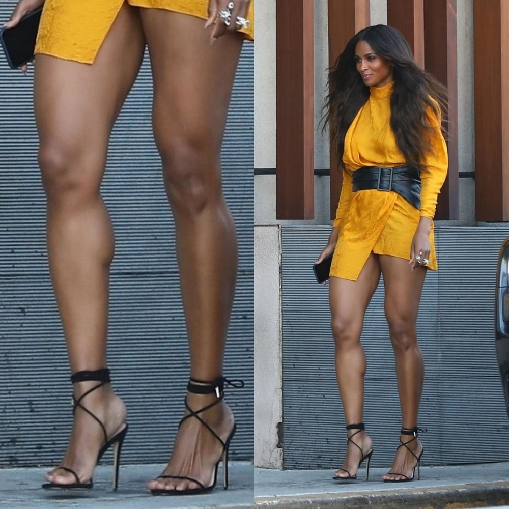Ciara sexy pies de la pierna y los tacones altos
 #96992648