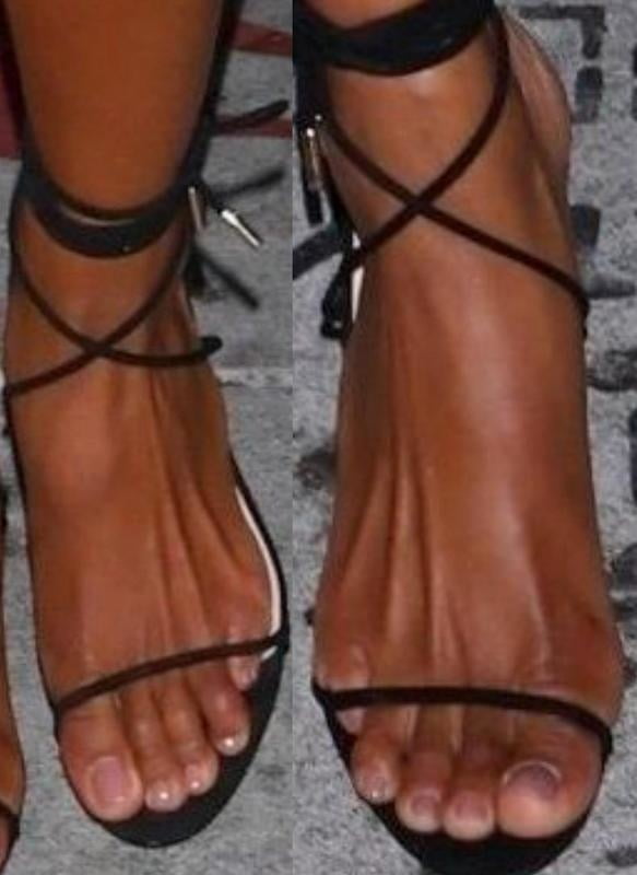 Ciara sexy pies de la pierna y los tacones altos
 #96992767
