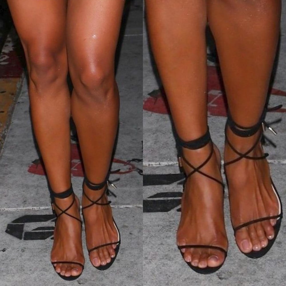 Ciara sexy pies de la pierna y los tacones altos
 #96992779