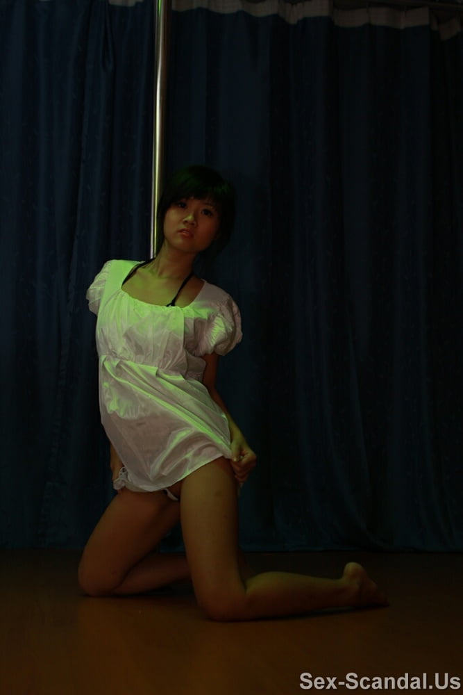 Pole Dancing Girl #97860802