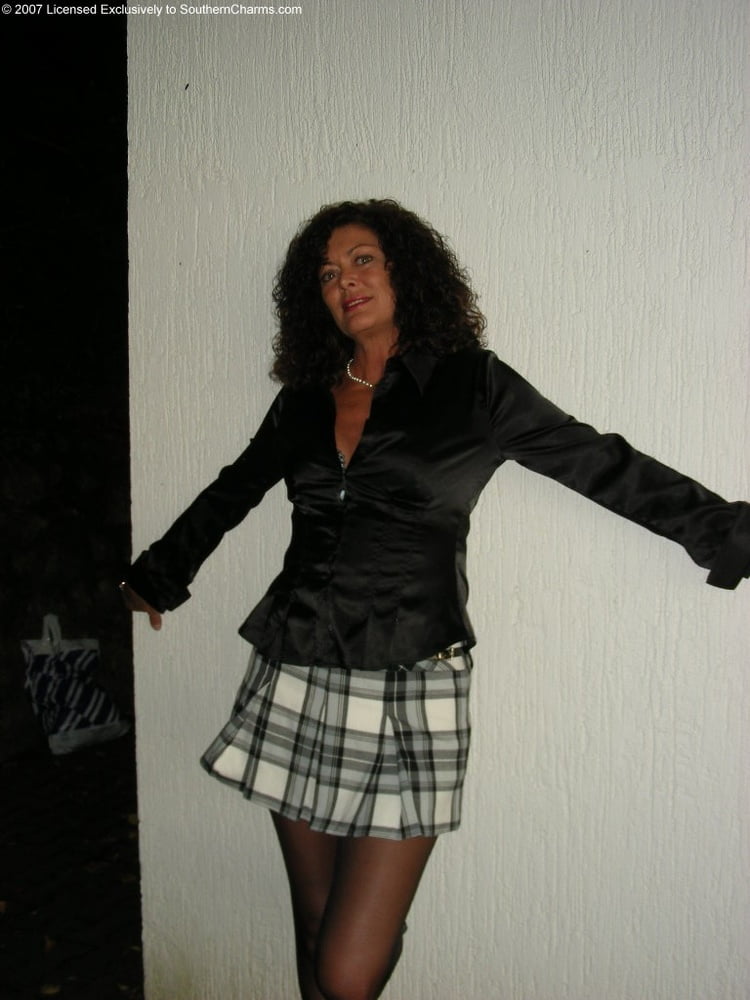 Yaiza sexy mama 7
 #93180363