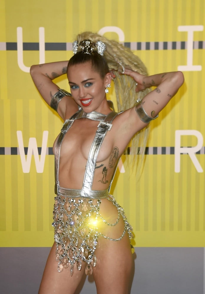 Miley cyrus - dea troia
 #92580875