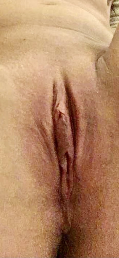 Sexy infermiera in forma mostra la sua fica piccole tette bolla culo
 #96282616