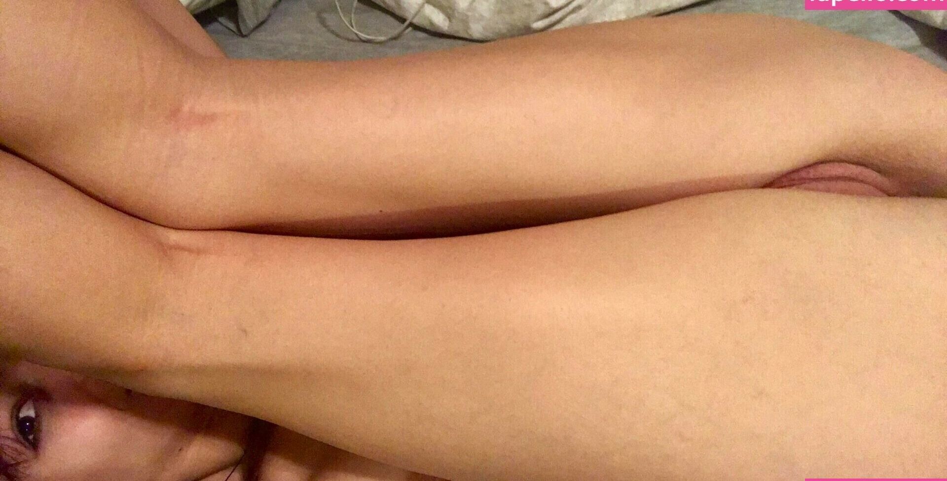 Cranewrites desnuda #108110762