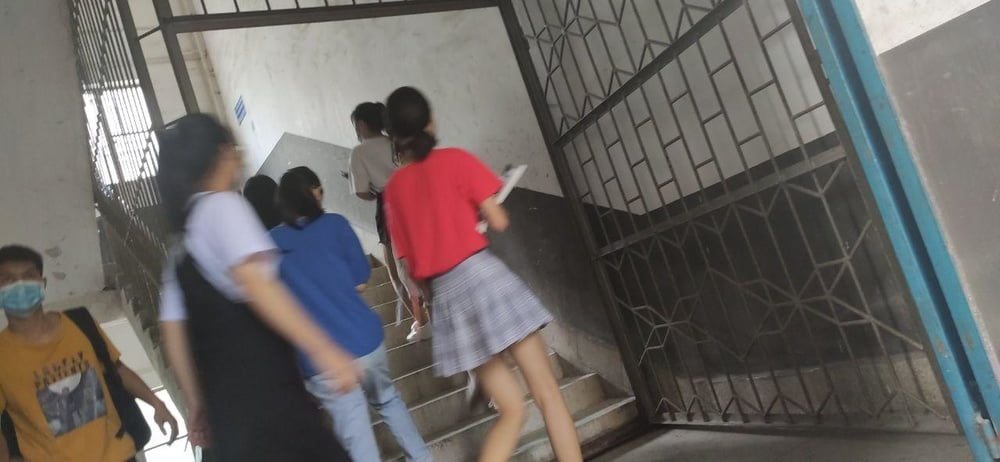 Sneak shot #93919043