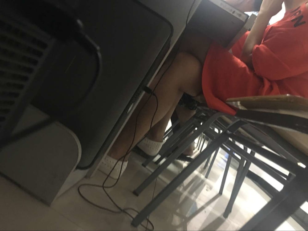 Sneak shot #93919063