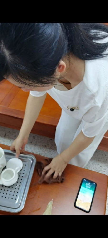 Sneak shot #93919097