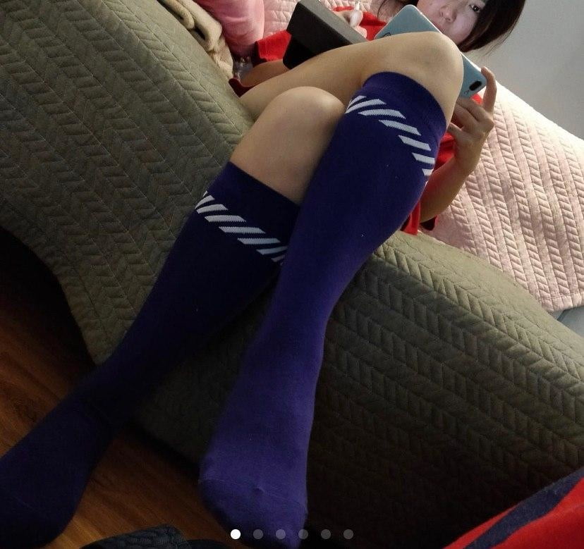 Sneak shot #93919099