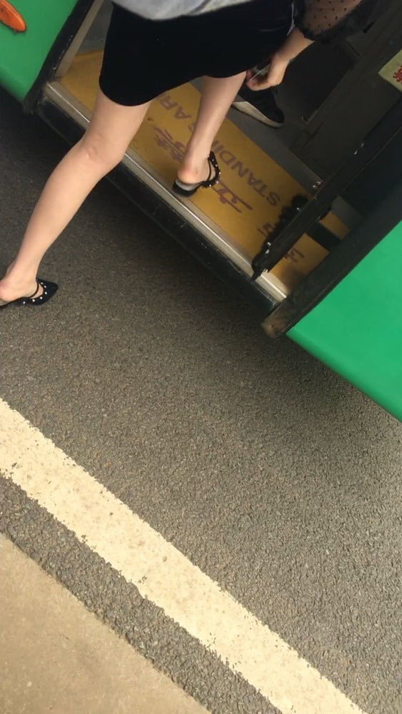 Sneak shot #93919152