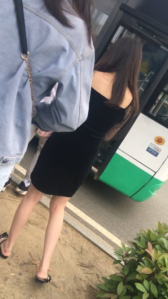 Sneak shot #93919207